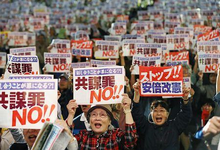 o0450030720170516at68_p Conspiracy law comes into effect in Shinzo Abe’s fascist Japan/疑念は残ったまま…“共謀罪法”施行